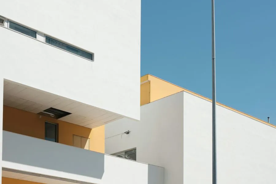 Sanierte und neu gestrichene Fassade eines Einfamilienhauses in Aargau.